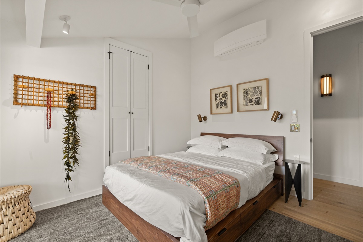 Hall Bdrm_back1 - Bed