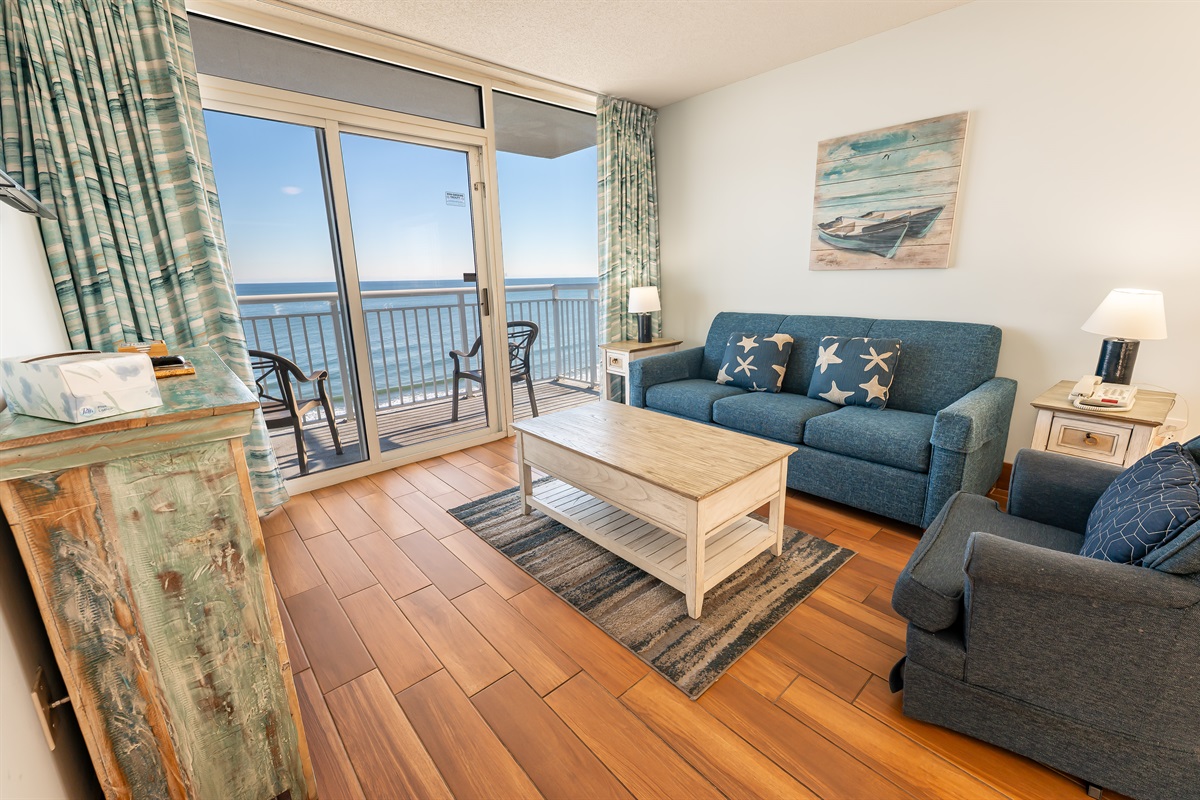 Amazing Living Room with Stunning Views🌊☀️