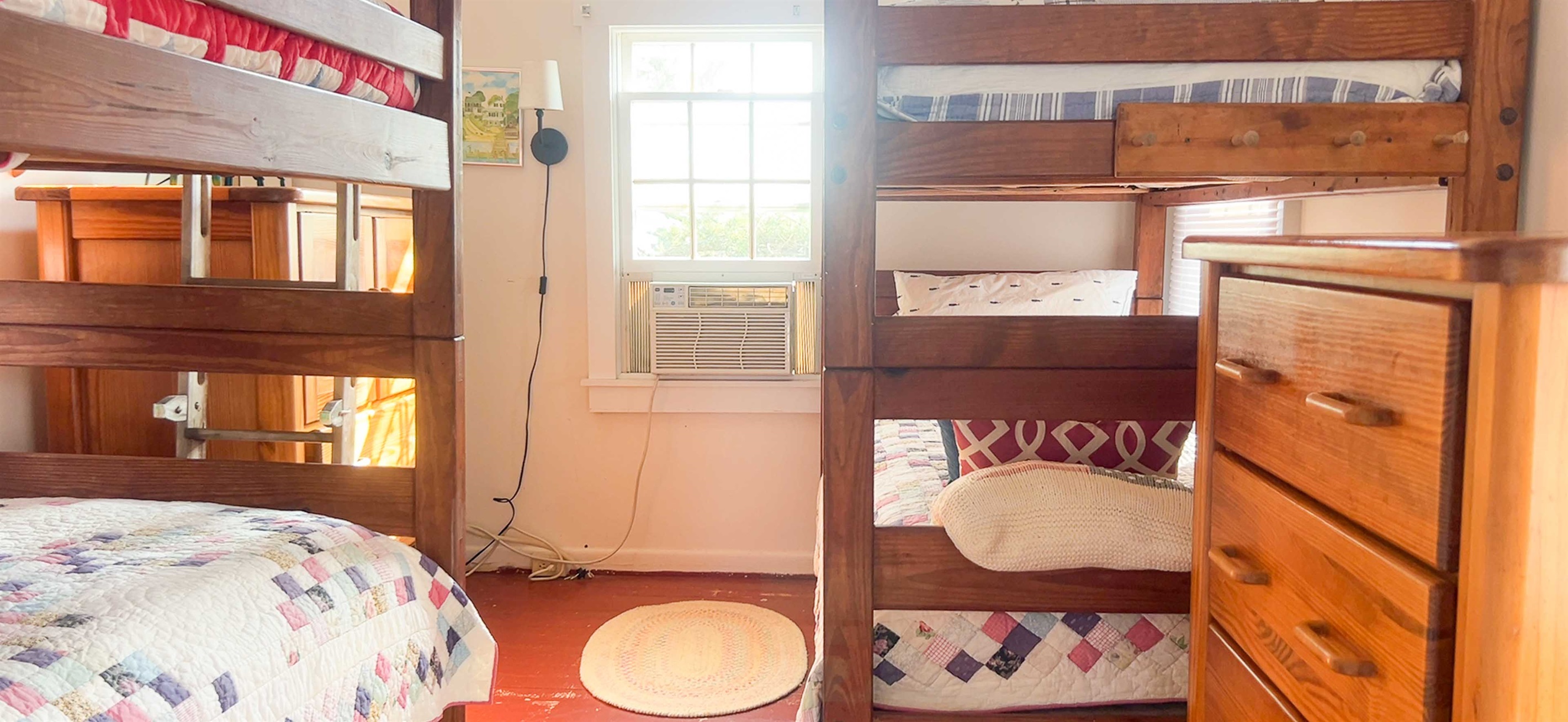Cottage Bedroom with bunks for 4