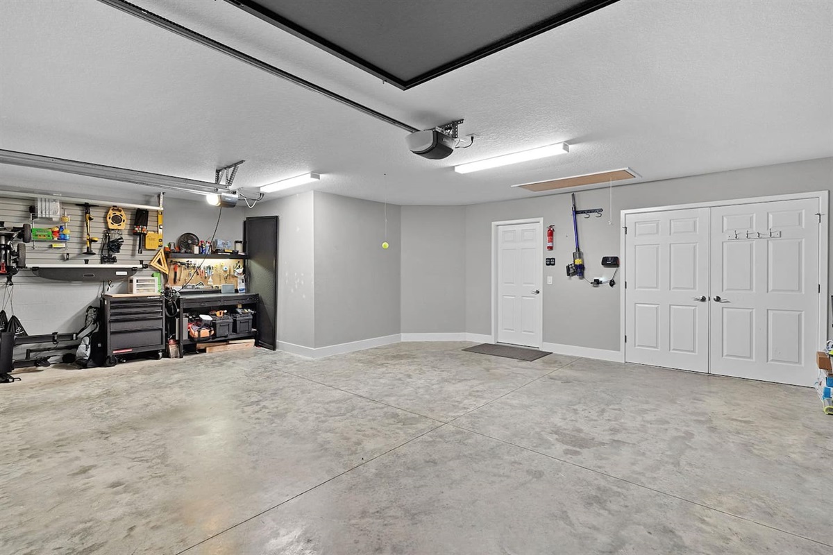 Clean and spacious garage, perfect for your needs