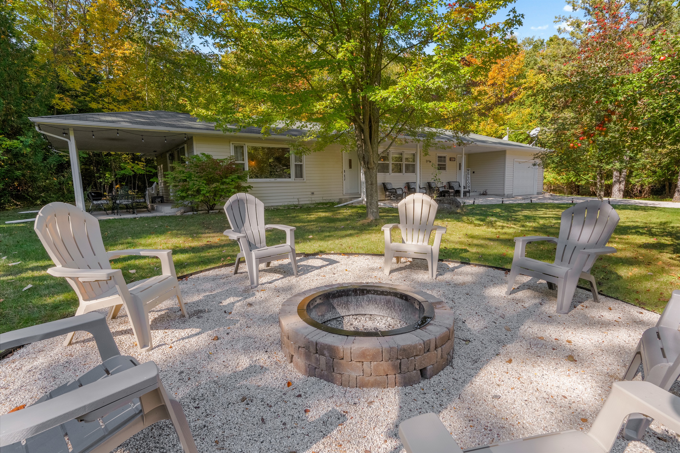 Relax in the evening around the firepit