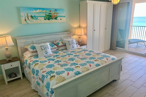 Master King Bed with Queen Murphy