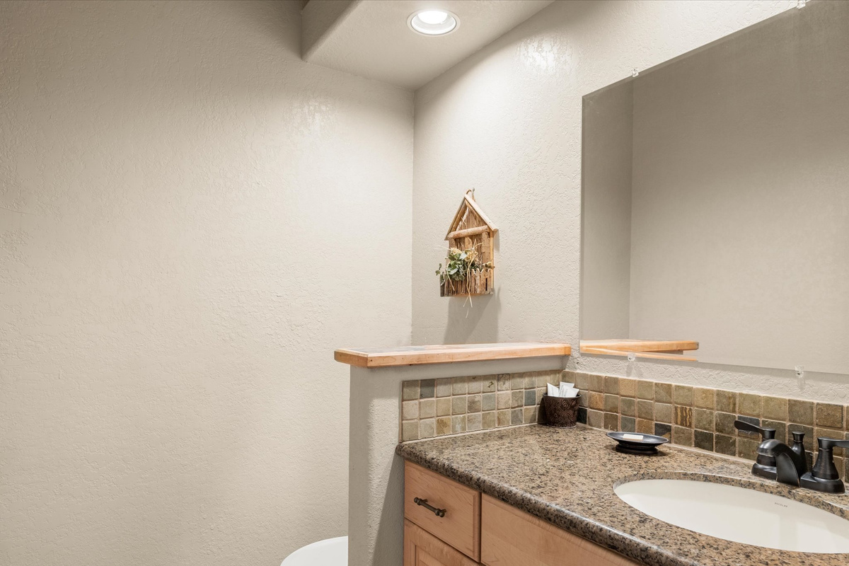 Hawks Nest Powder Room