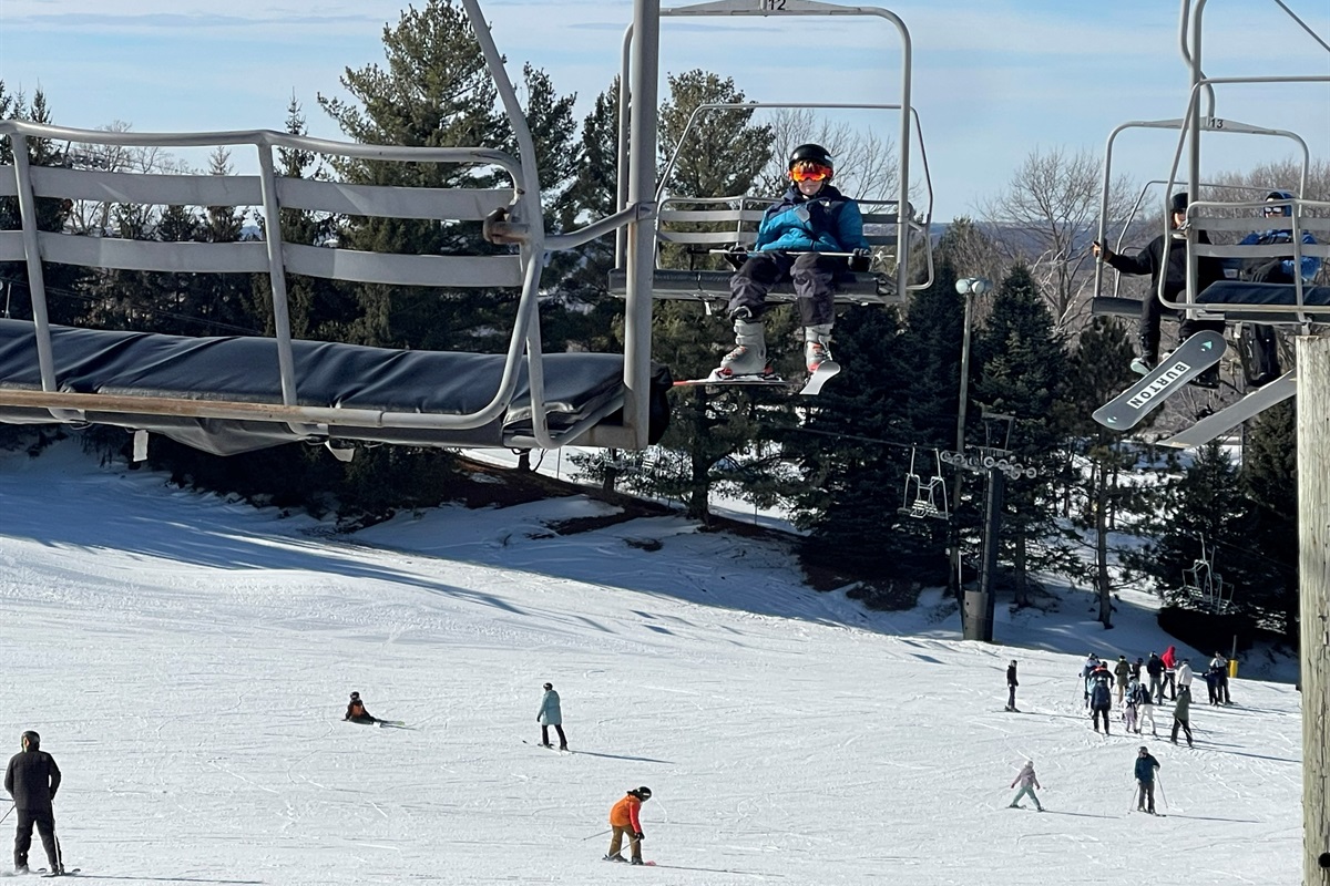 Great Skiing at Chestnut Mountain! 25 min away