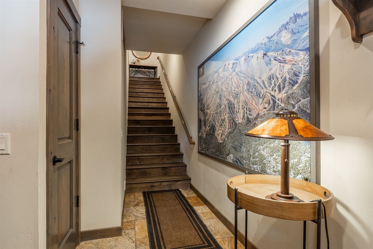 Each Interstellar home includes a welcoming entry foyer—perfect for dropping gear and settling in after a day on the mountain.