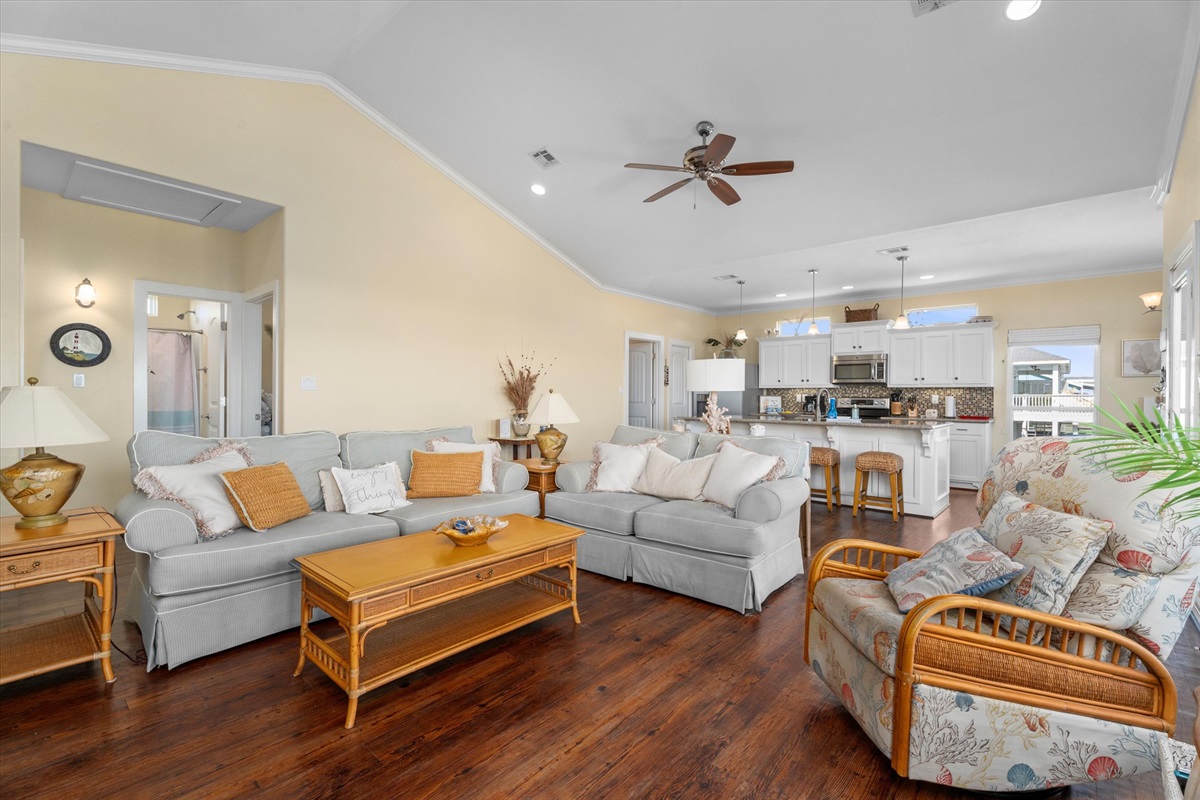 20df721c115c4181ac368d880d764614 Large | Beachhouse | Texas | TX | Vacation Homes | Galveston | Crystal Beach | Kokomo | Breezy Days | Beachfront Elegance | Sunrise Serenity | Southern Sands Property Management, LLC