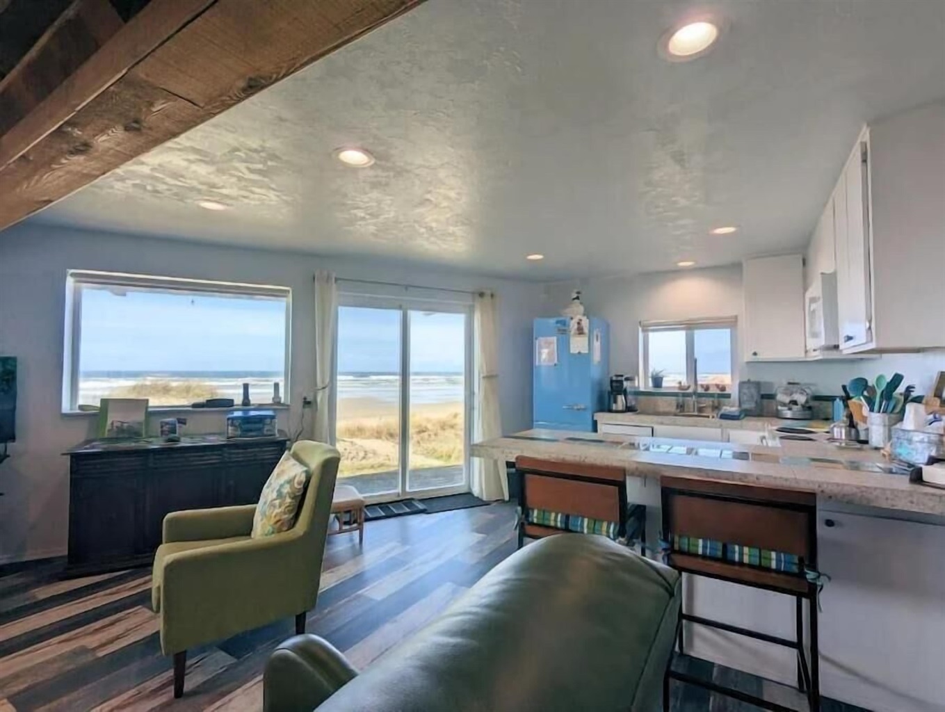 dining for 2 at the bar