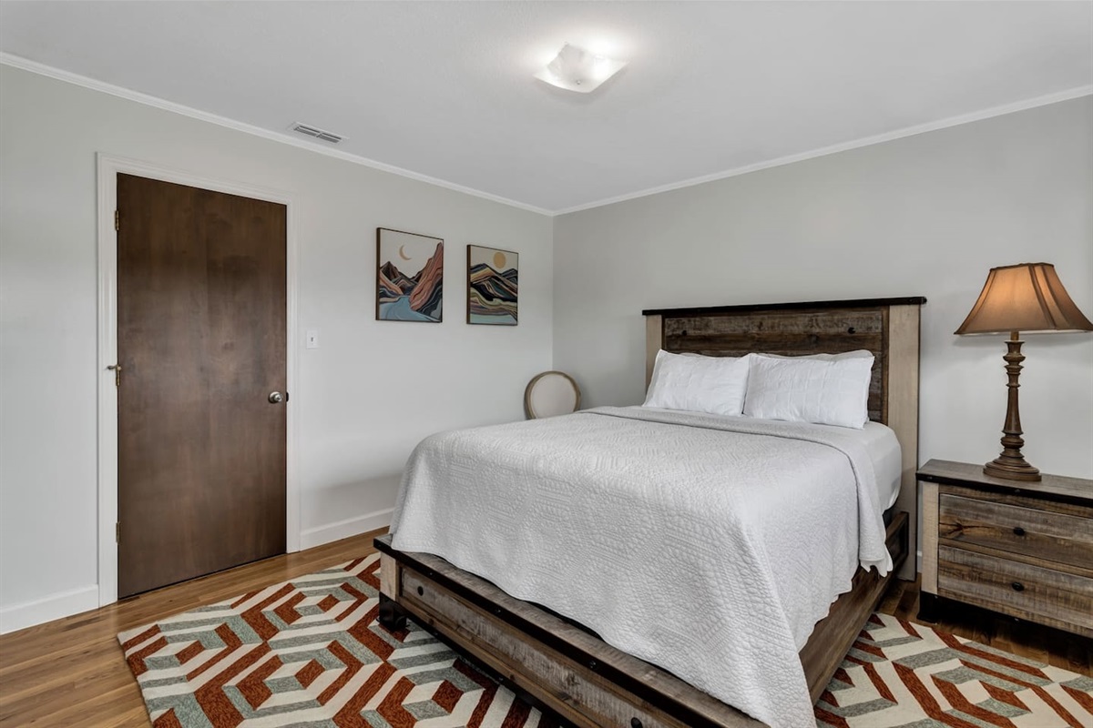Third Bedroom - Queen Bed