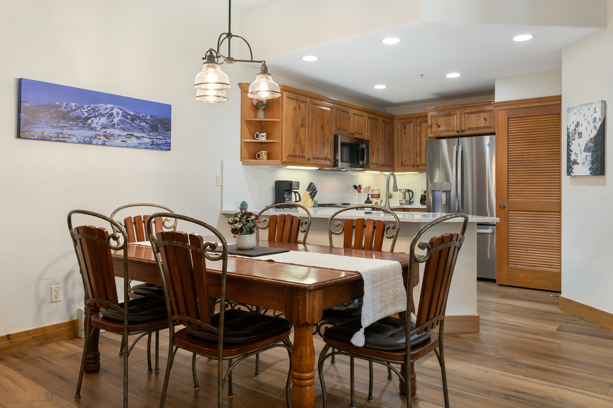 Kitchen | Dining Table for 6
