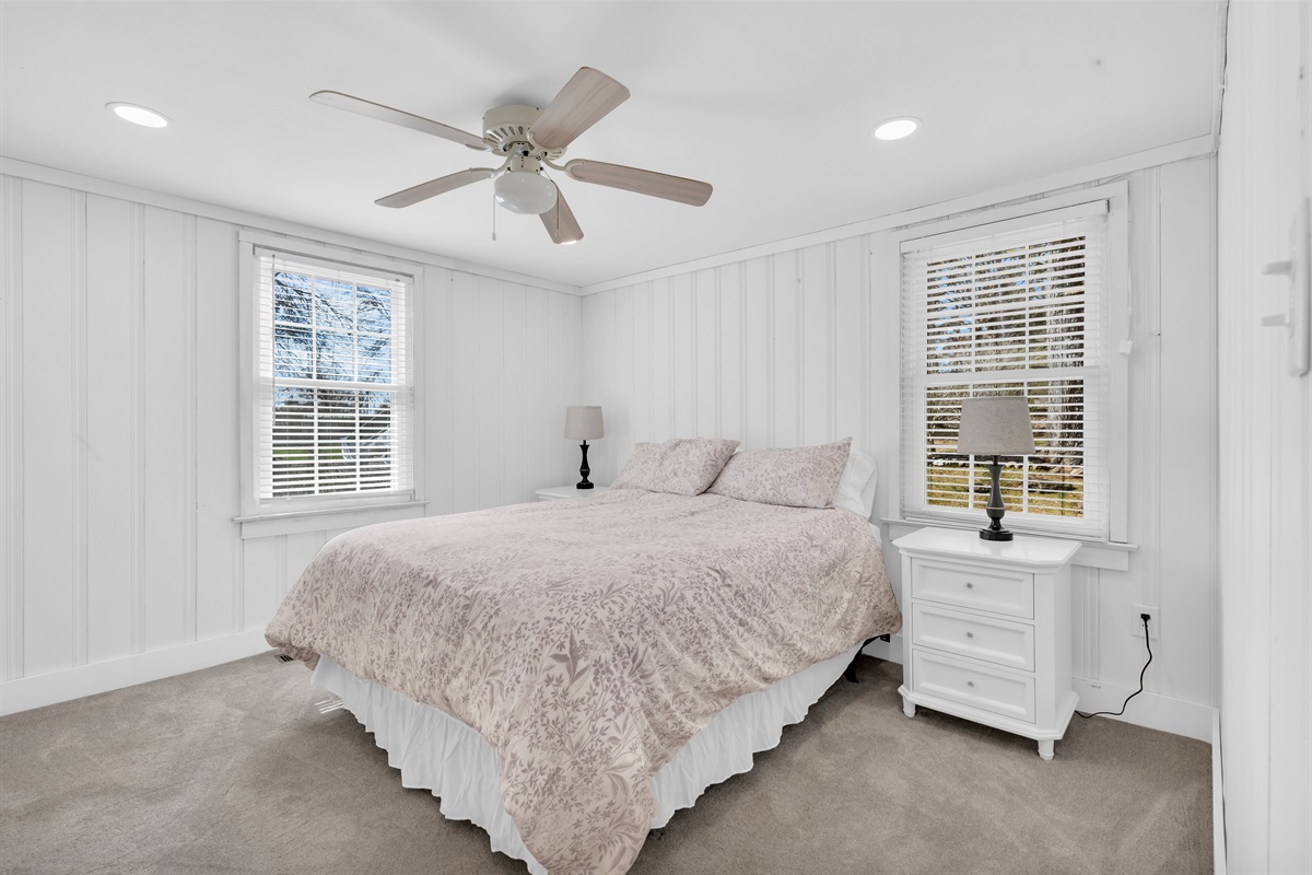 Private Bedroom with queen bed 