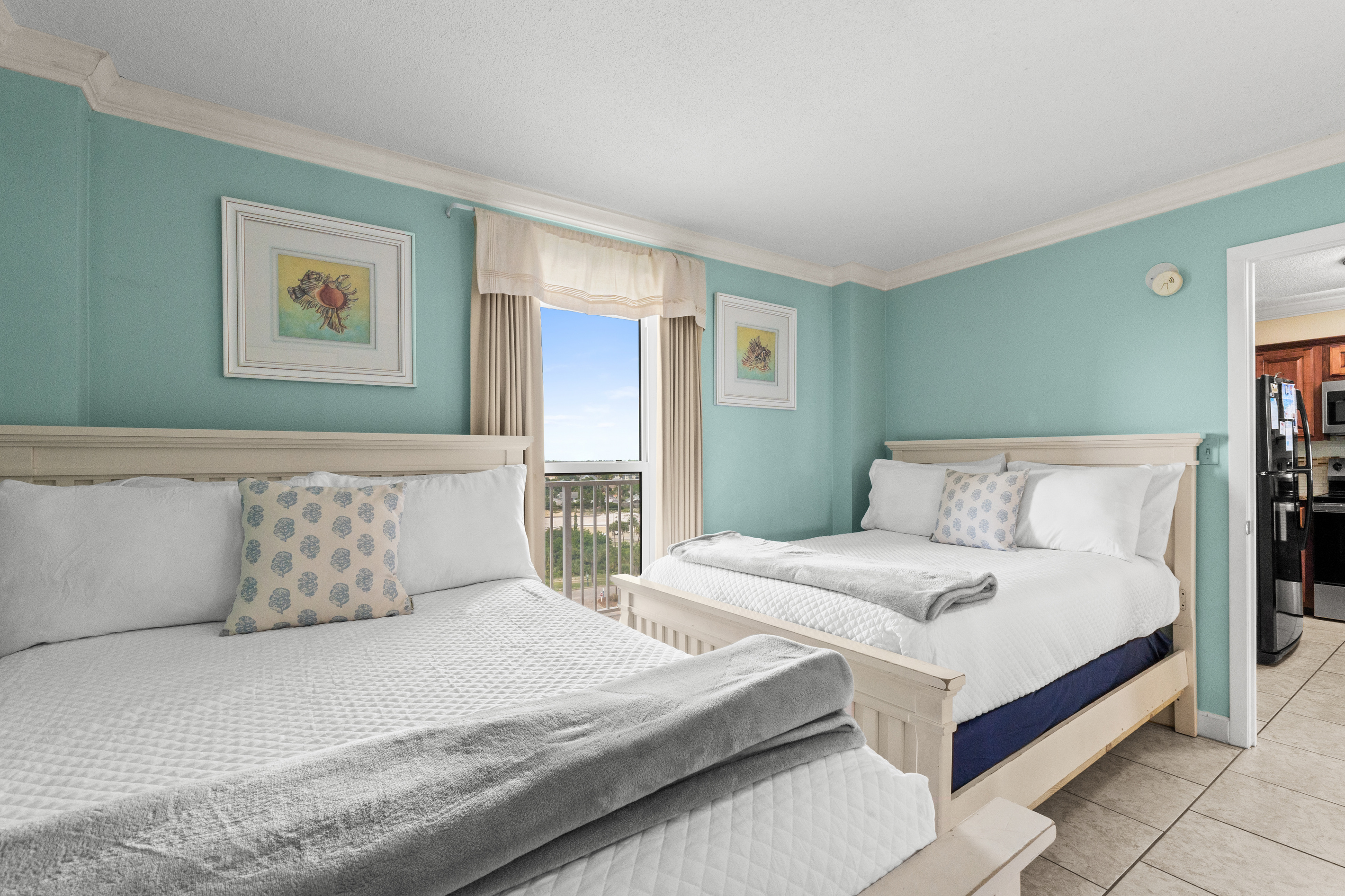 Bedroom 2 with 2 Queen Beds