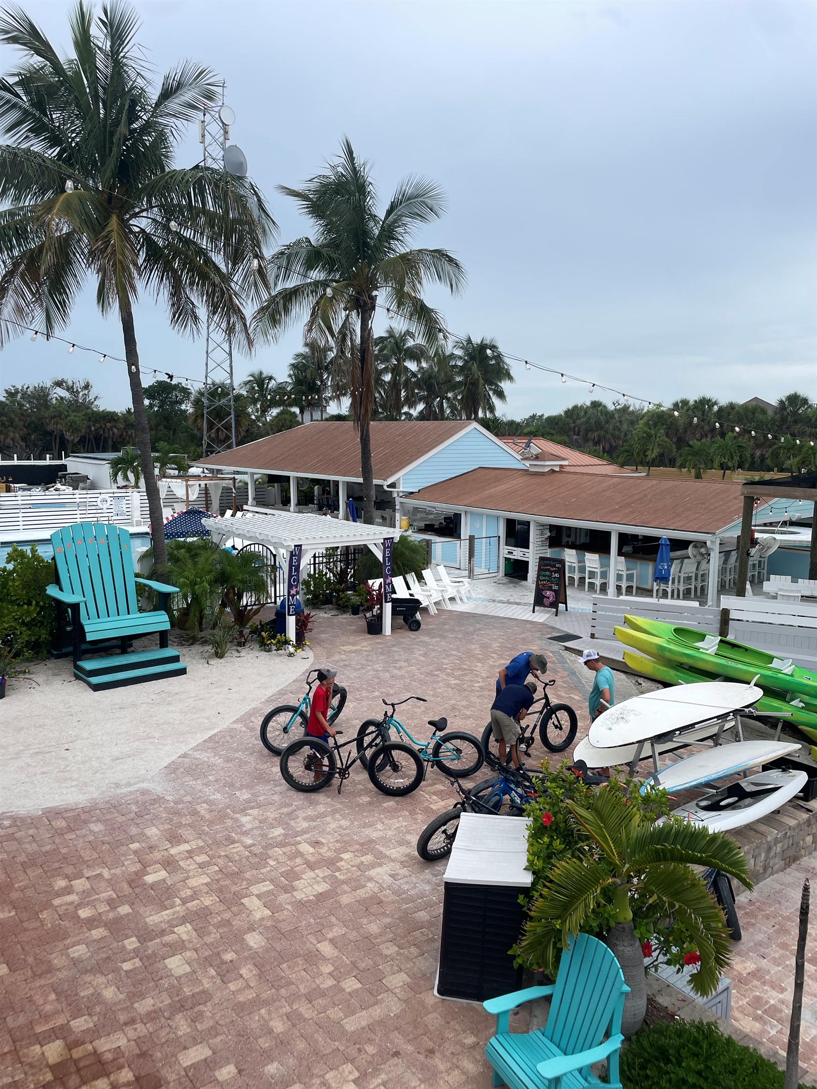 Island club amenities