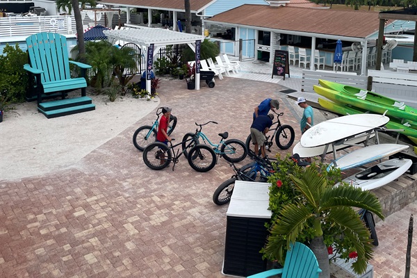 Island club amenities