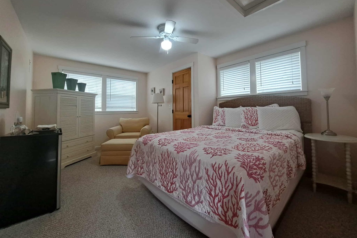 A spacious suite with lots of comfortable space for reading, unwinding, and relaxing.