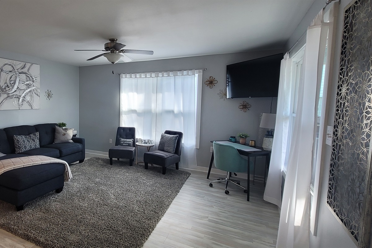 Livingroom-laptop work space