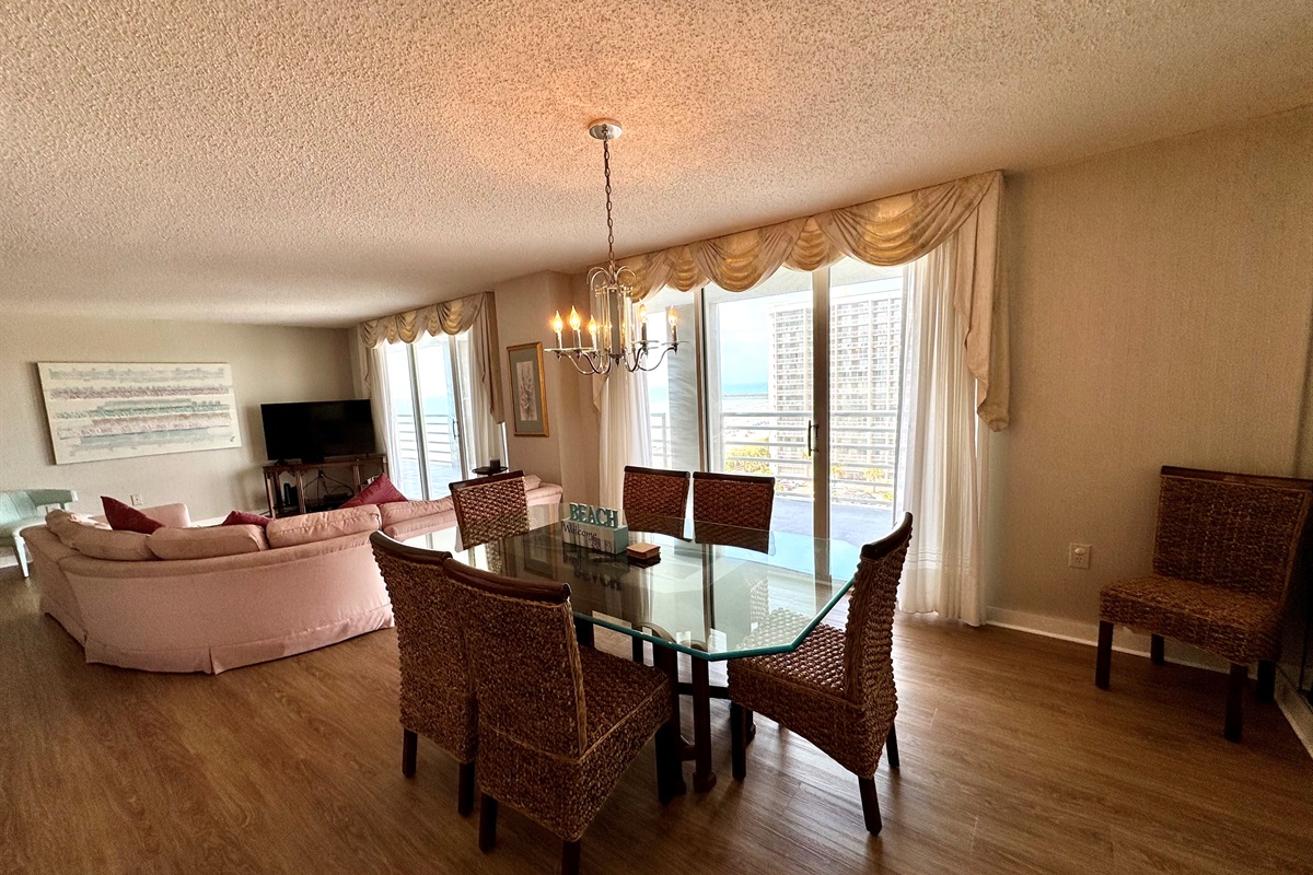 Dining / Living Room