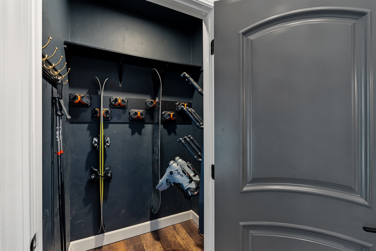 Drop your boots and hang your gear — this lodge was made for explorers.