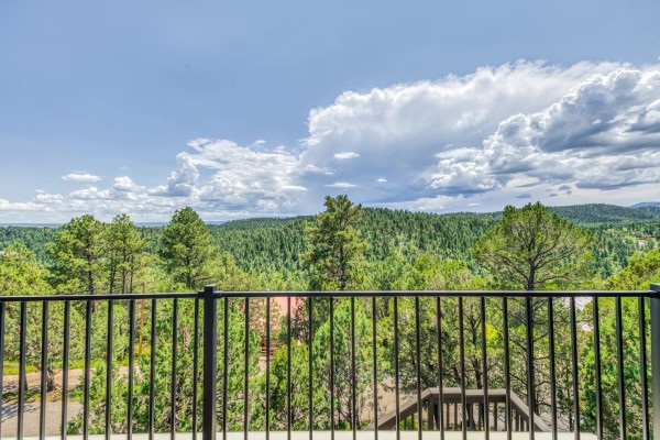 Enjoy breathtaking nature views that surround you, offering the perfect backdrop for relaxation and a peaceful escape!
