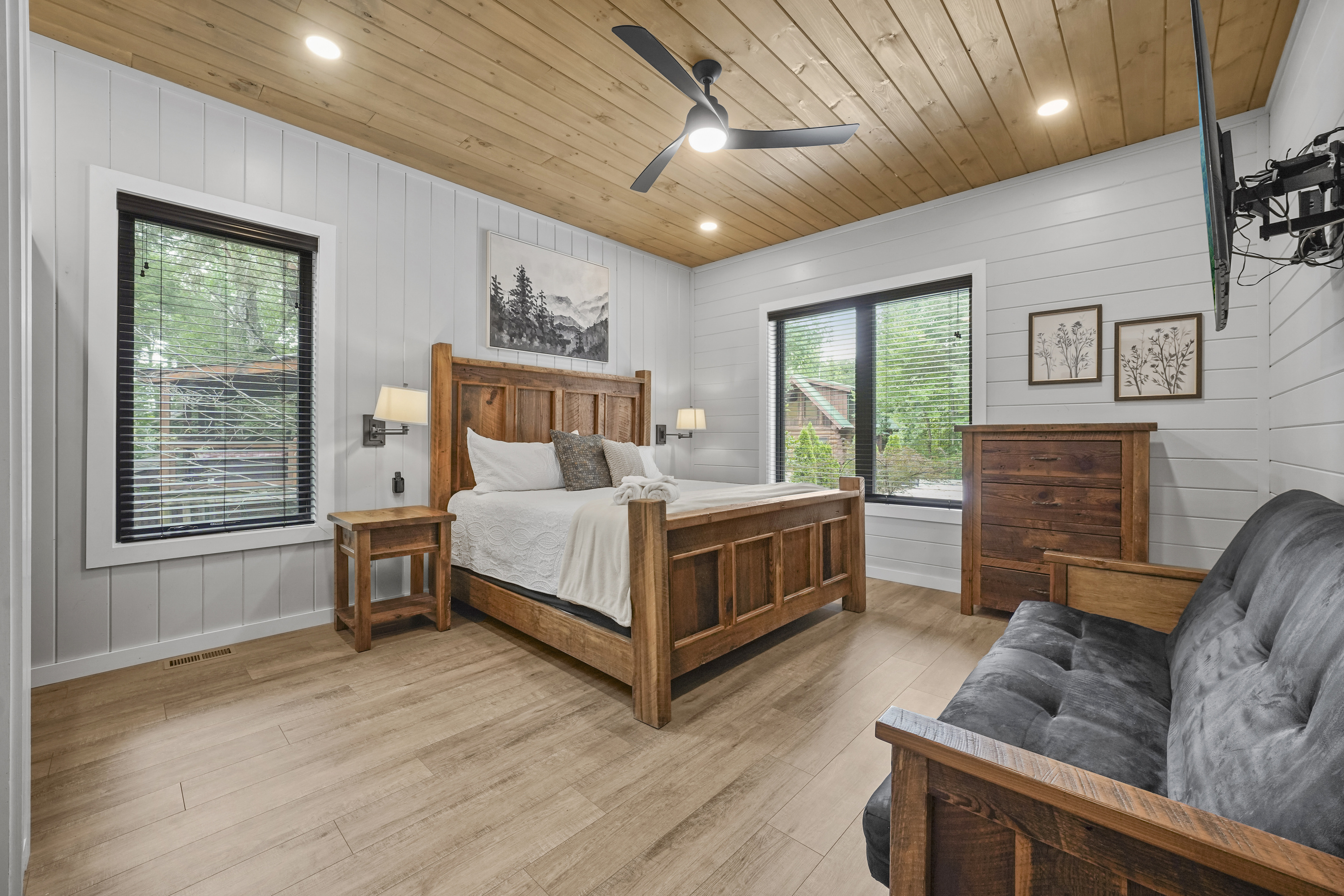 Bedroom 5 - king bed