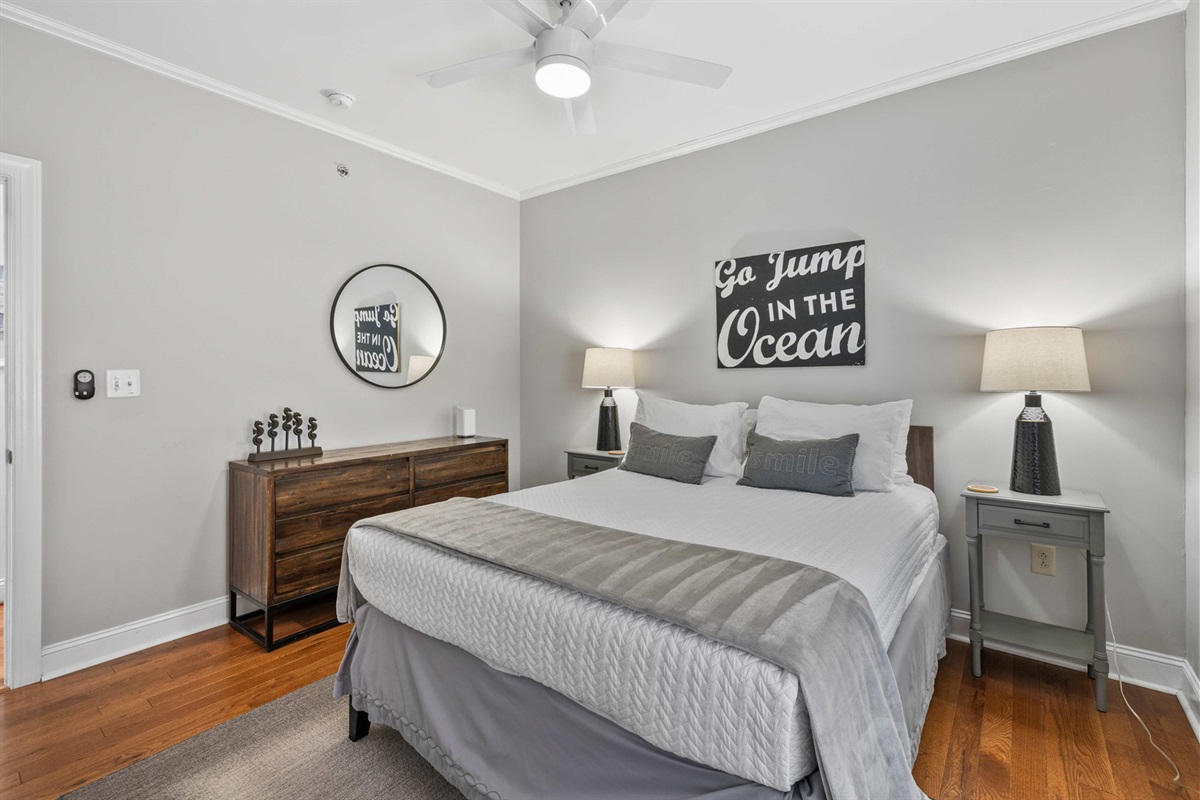 Bedroom 3: Queen bed, share jack n jill bathroom  | Morning Sunrise | 302 Oceanview | 1116 Ocean Blvd, Isle of Palms, SC | IOP Escapes