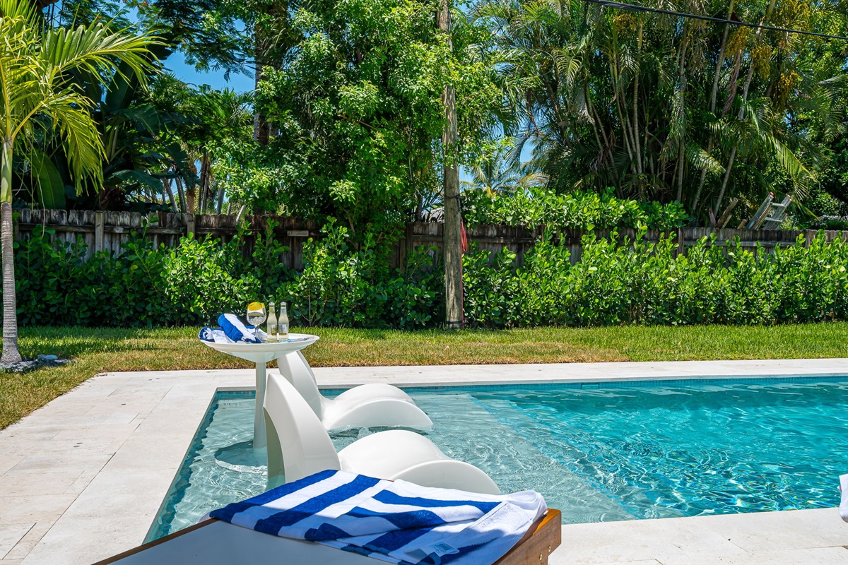 Your private tropical oasis awaits. Lounge poolside, dine al fresco under the palms, and soak up the Palm Beach sun in complete style and seclusion at The Coral Cabana.