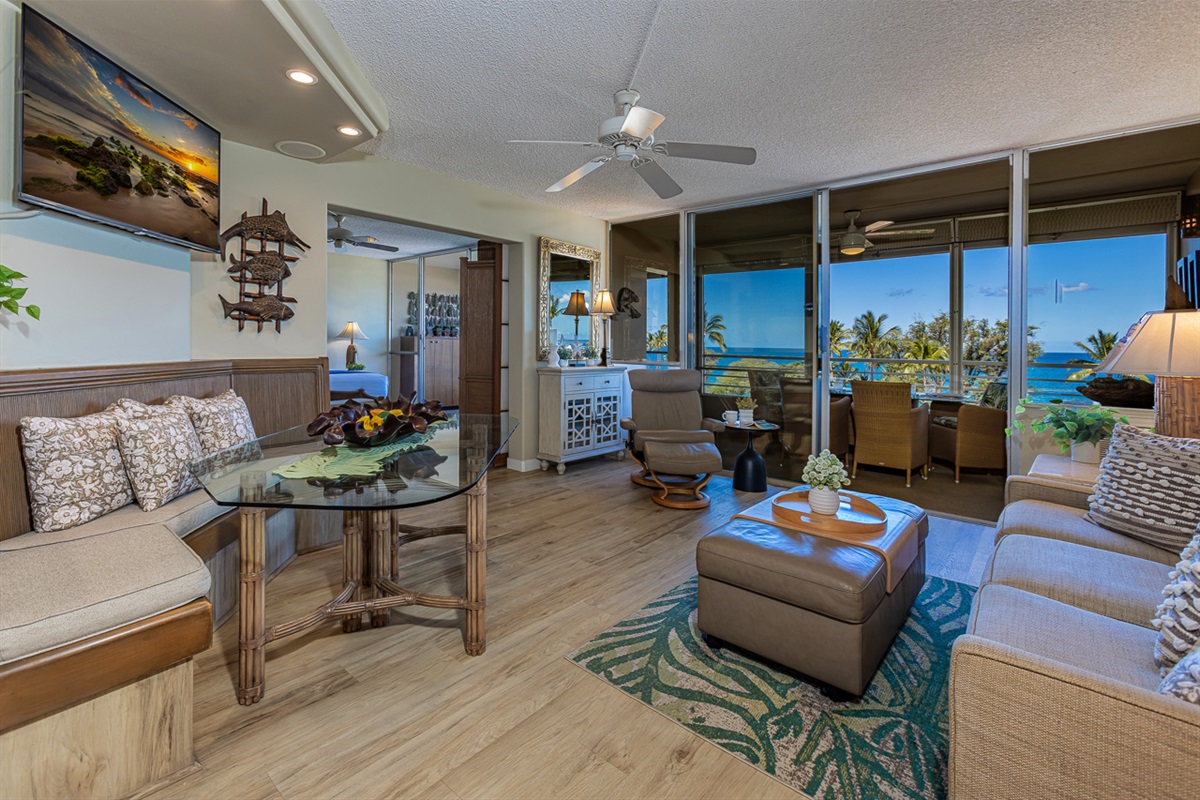 Large Glass Sliders & Windows Bring the Outside In