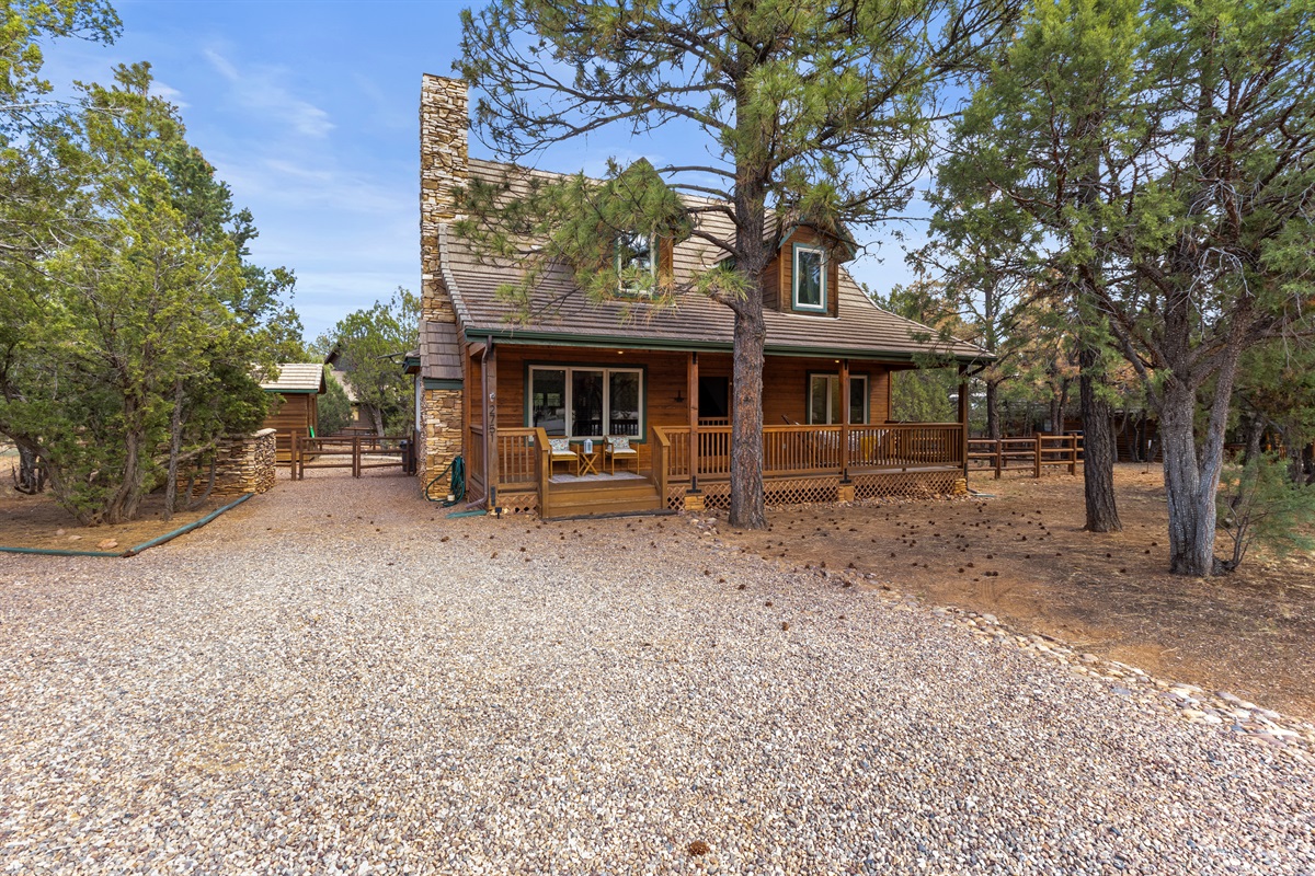 Book your stay at Bush Pilots Paradise today!