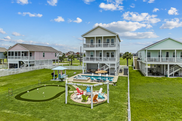 The ultimate coastal escape for families and groups.