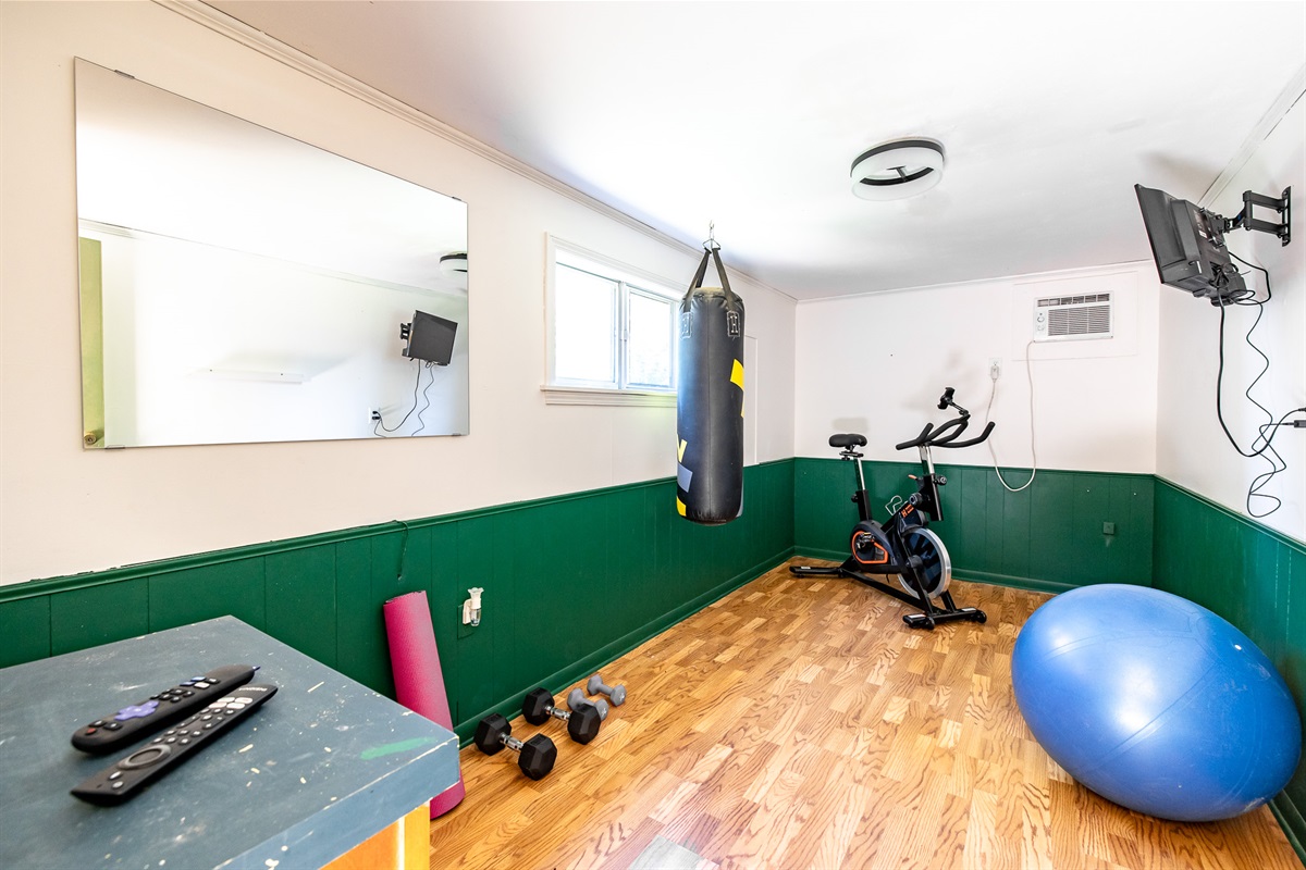 Fitness Room with TV