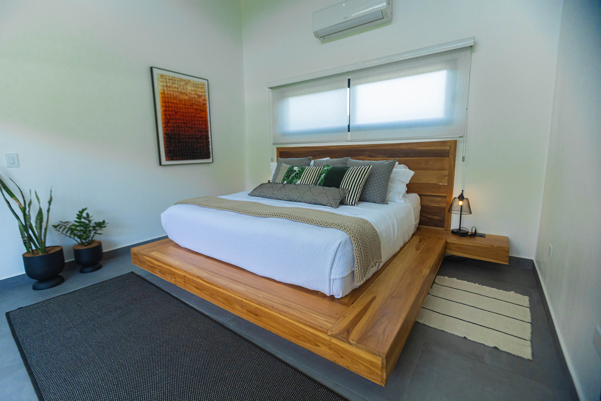 King size bed