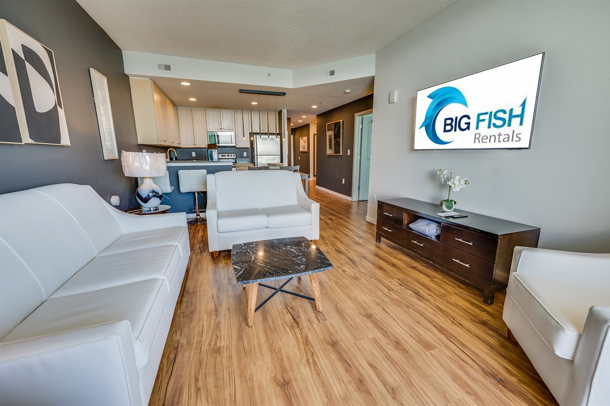 Living Room with Stunning Views🌊☀️