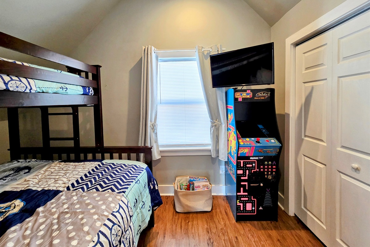 Bunk Room with Books and Games