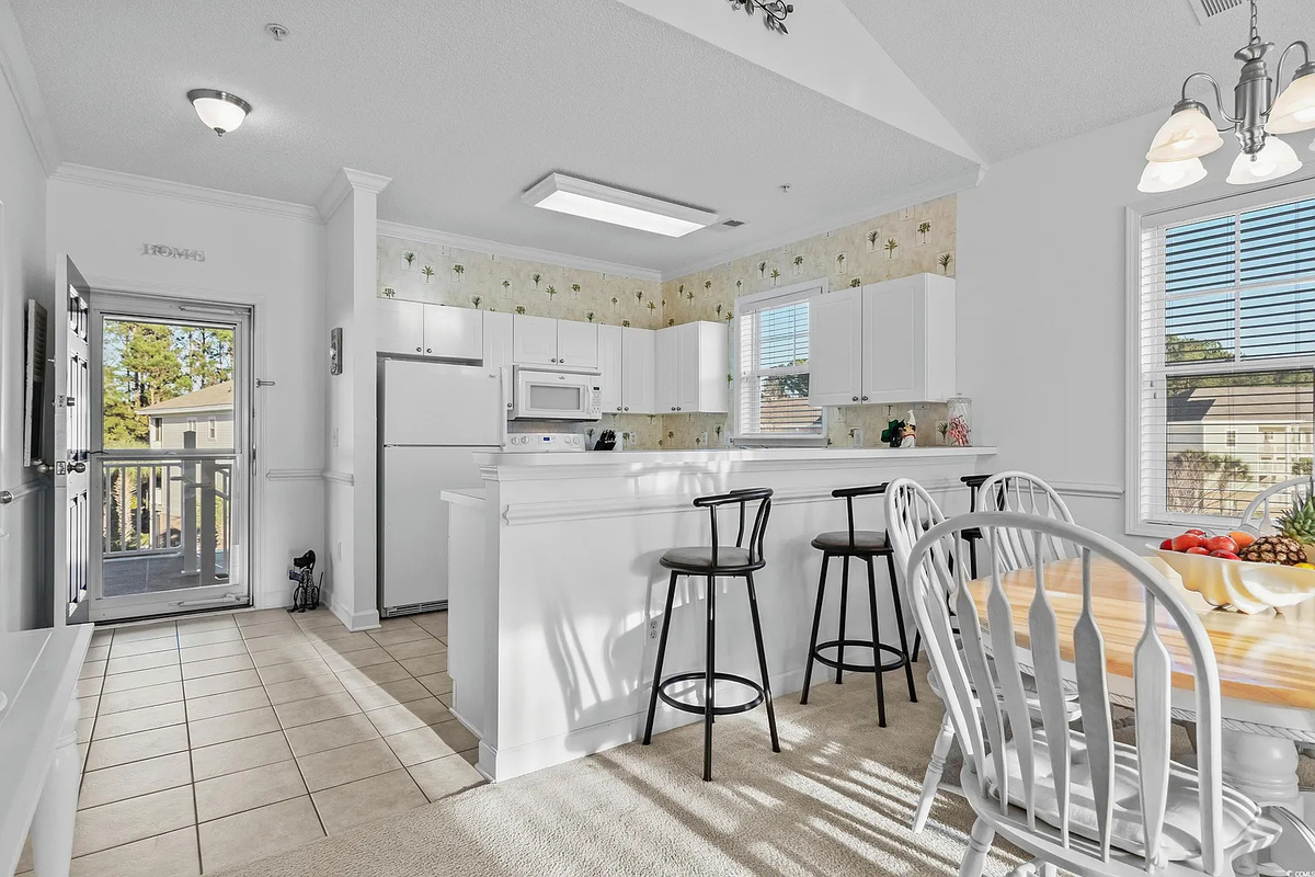 Breakfast bar for extra seating