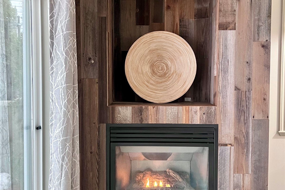 Cedar gas FP is a nice cozy touch