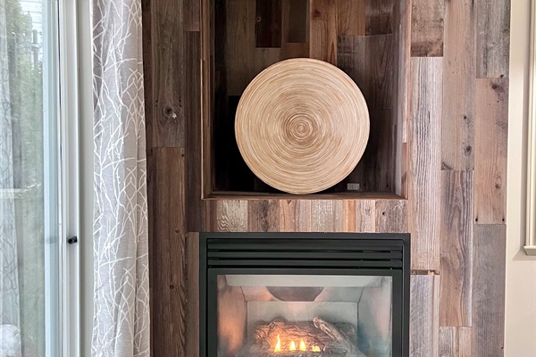 Cedar gas FP is a nice cozy touch