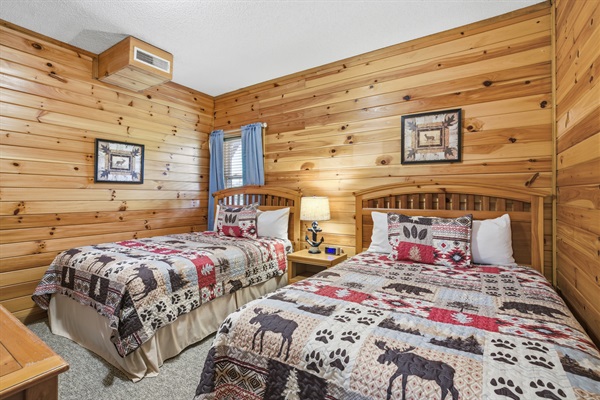 2 Queen Beds with Roku TV