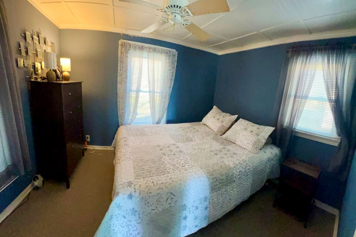 Comfortable queen size bed. First floor 