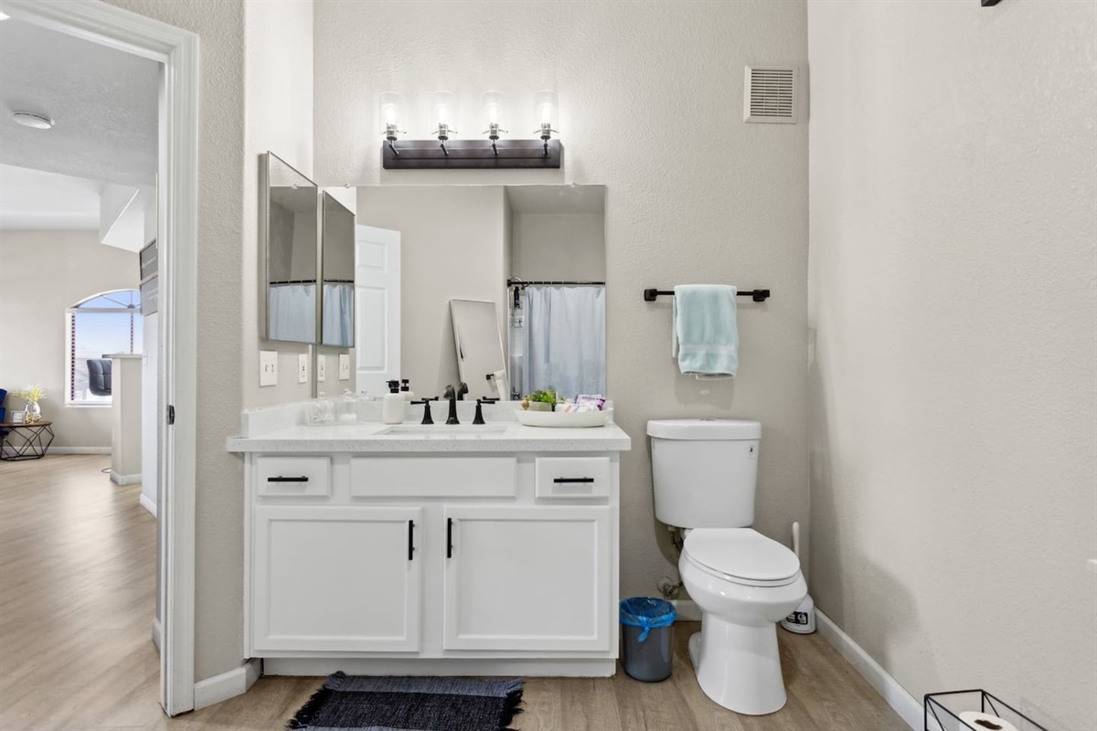 Desert Gem; 1BR Condo Near Stadium & Westgate — Desert Gem; 1BR Condo Near Stadium & Westgate, Phoenix, Arizona — photo 17