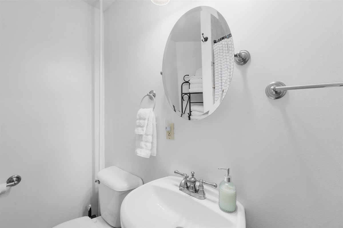 Second bathroom with bath