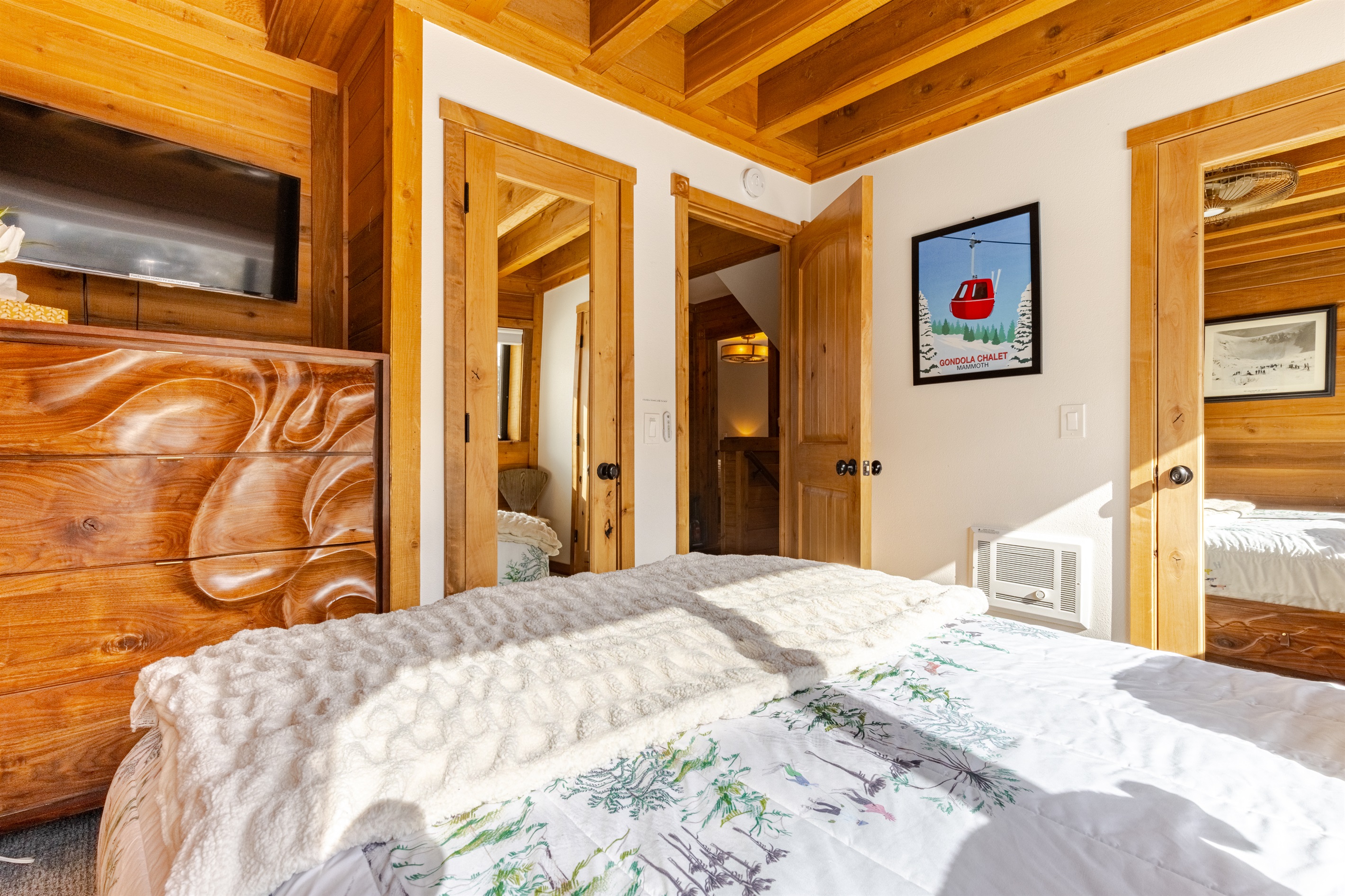 Queen (bdrm 2)