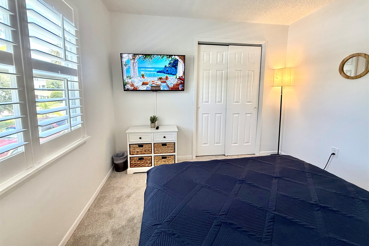 Featuring a queen-size bed, soft carpeting, and a relaxing vibe.