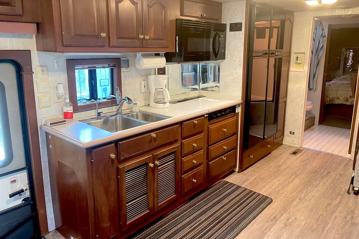 Kitchen, New Microwave oven, New Freezer/Fridge (with ice-maker) and Pantry