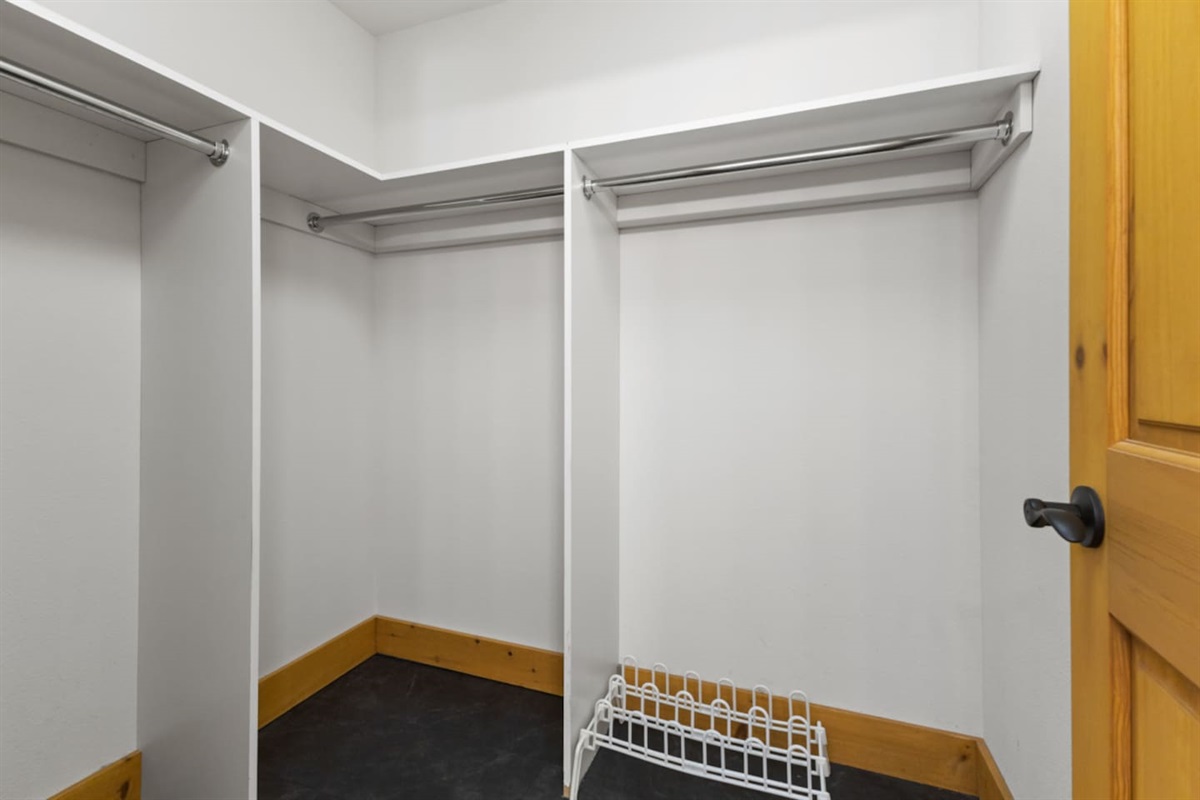 Bedroom 2 - Walk In Closet