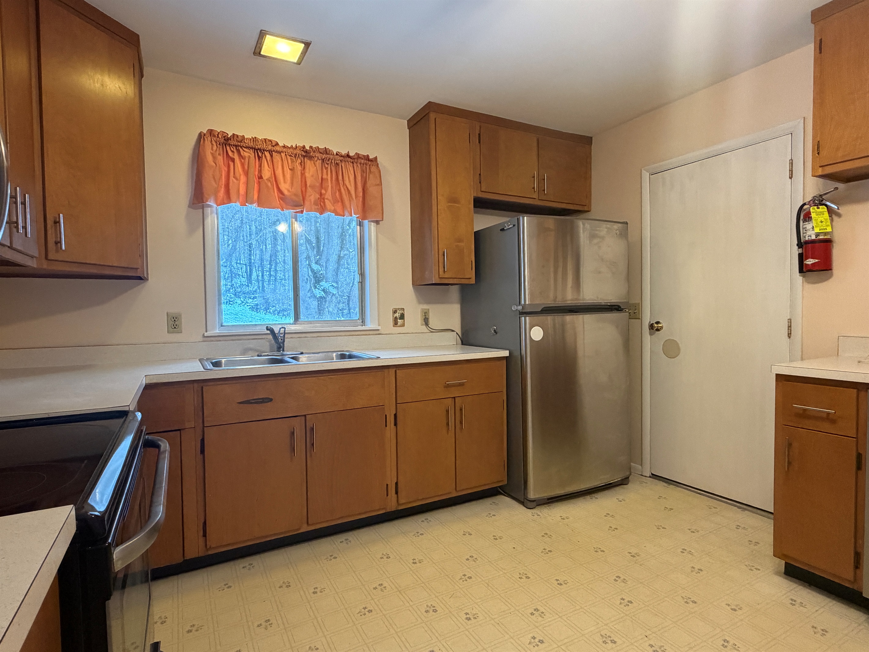 Kitchen with dishwasher