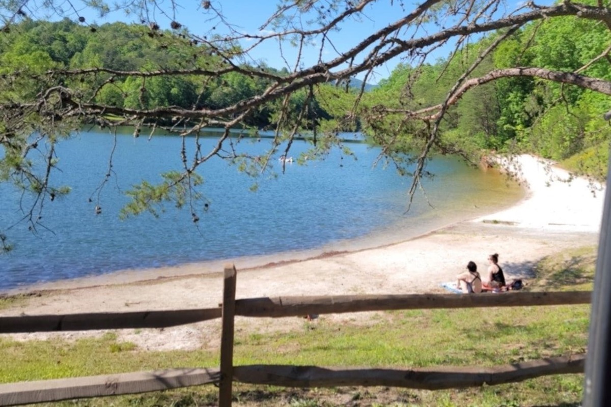 Beach, lake and river minutes from the cabin