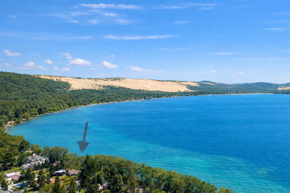Little Glen Lake is known for its clear, gently sloping shoreline, perfect for wading, swimming, and families who love spending long afternoons in the water.