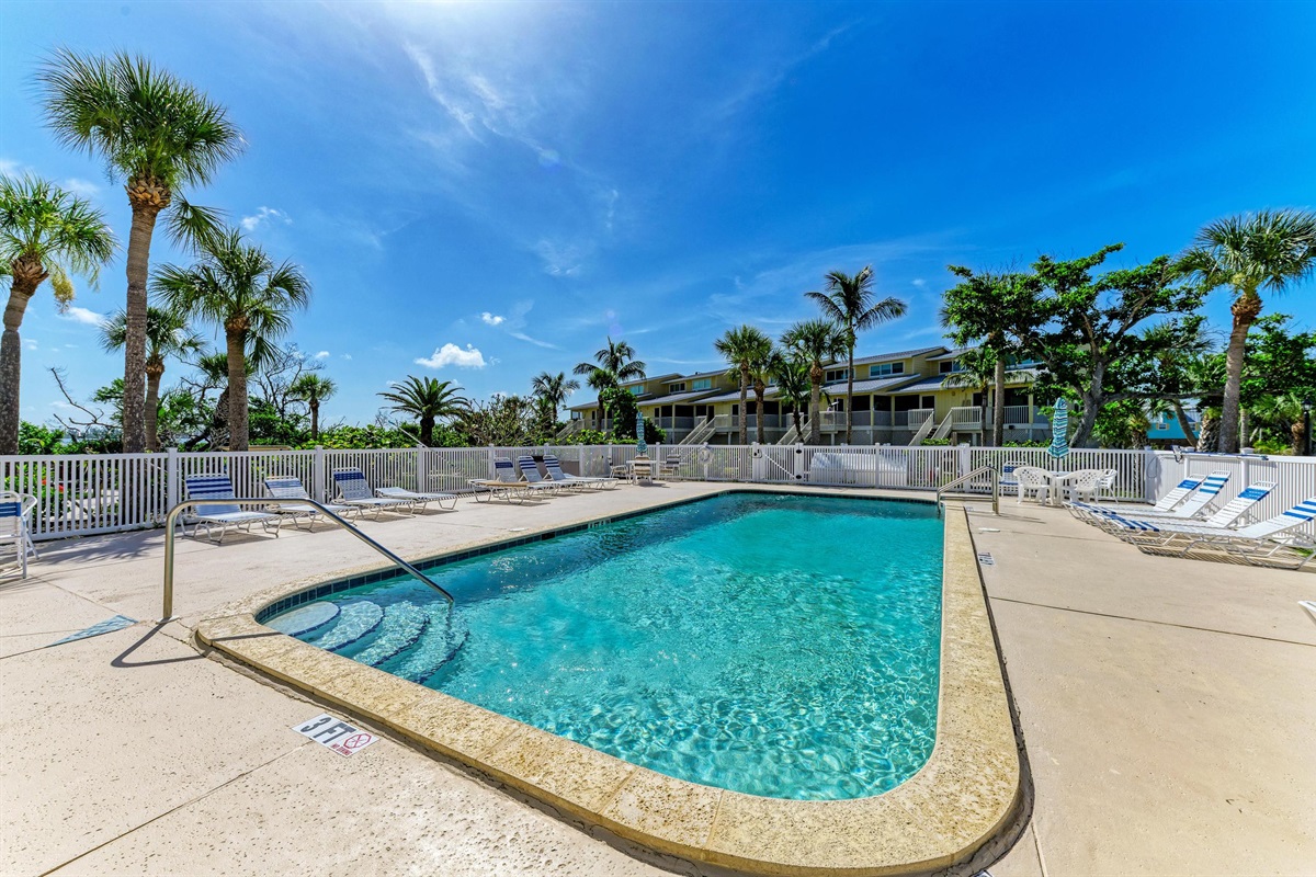 Hideaway Bay Guest Pool