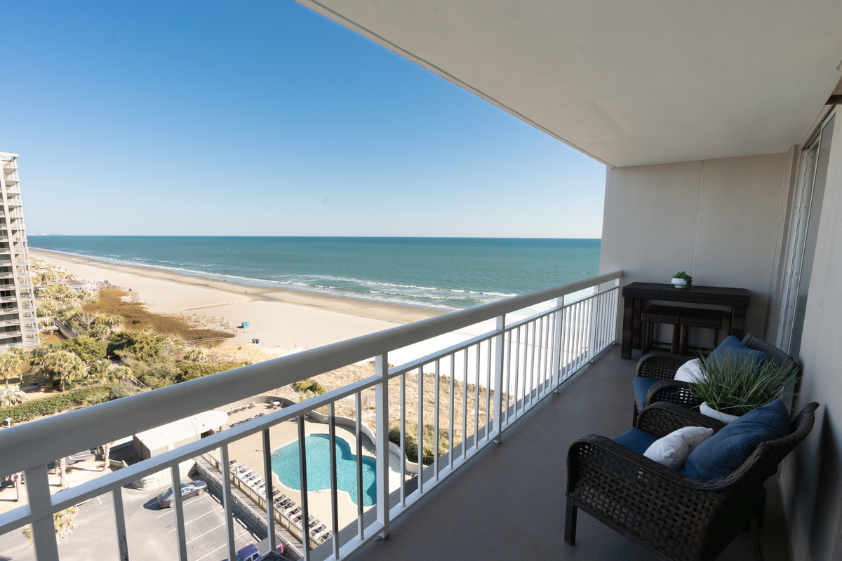 Great balcony seating and views