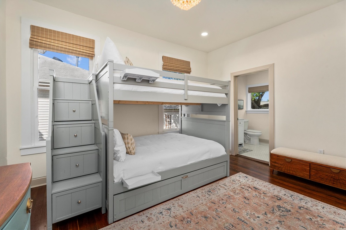 21dbbd3b5be84c119ed6f634db906486 Large | Beachhouse | Texas | TX | Vacation Homes | Galveston | Crystal Beach | Kokomo | Breezy Days | Beachfront Elegance | Sunrise Serenity | Southern Sands Property Management, LLC