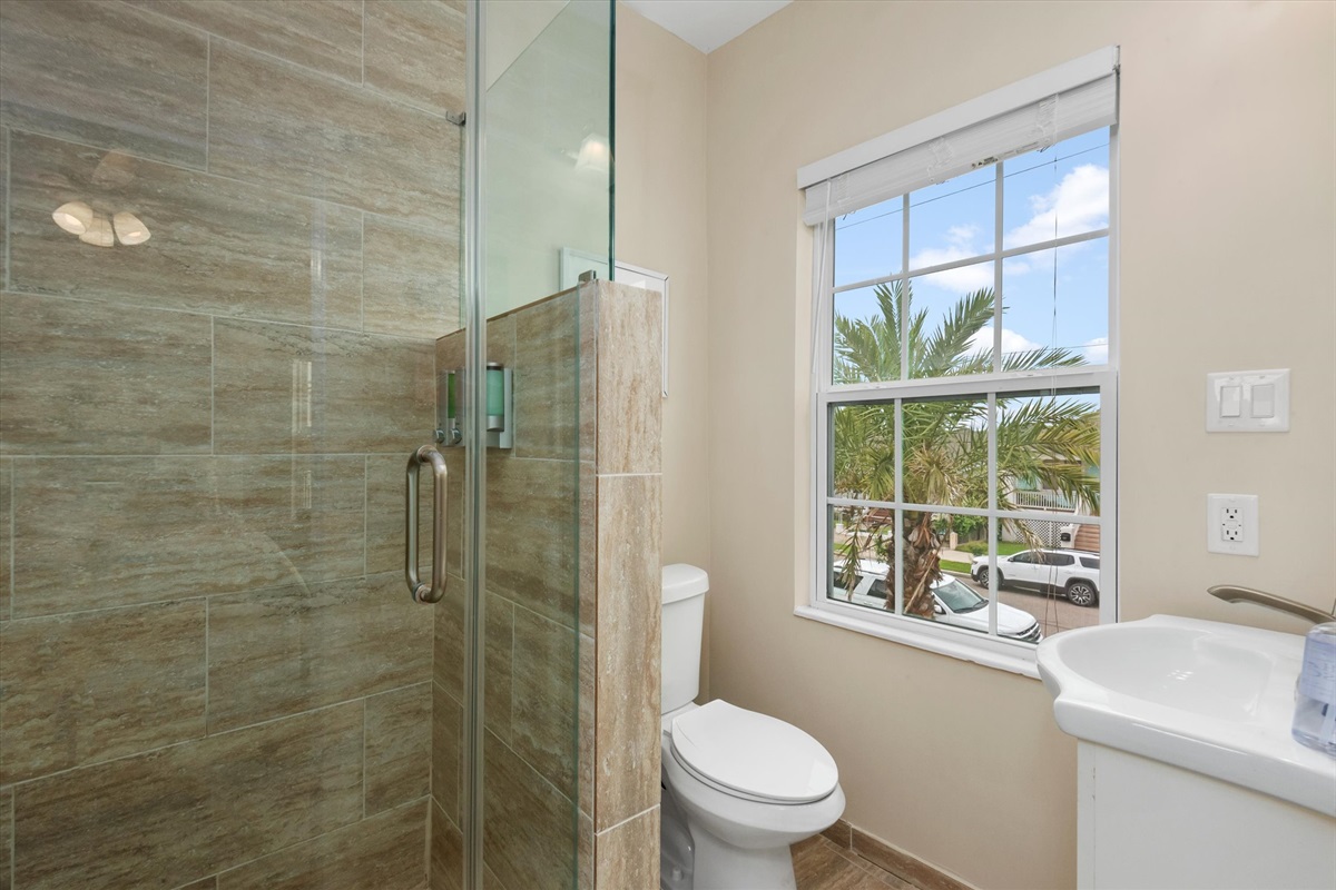 21e29934cf614ac78d1c02a61ef9cafd Large | Beachhouse | Texas | TX | Vacation Homes | Galveston | Crystal Beach | Kokomo | Breezy Days | Beachfront Elegance | Sunrise Serenity | Southern Sands Property Management, LLC